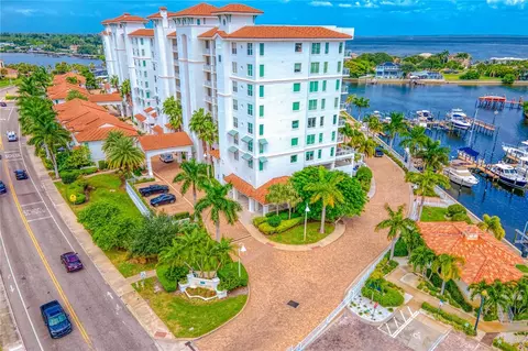 1325 Snell Isle Blvd NE #902, Saint Petersburg, FL 33704