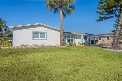 3926 Fontainebleau Dr, Tampa, FL 33634