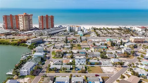 18012 4th St E, Redington Shores, FL 33708