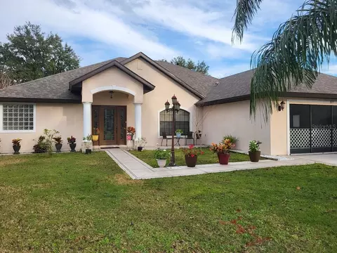 4471 Marsh Harbor Dr, Tavares, FL 32778