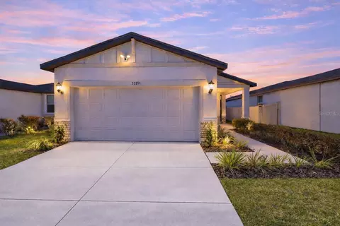 3719 Radiant Mountain Dr, Plant City, FL 33565