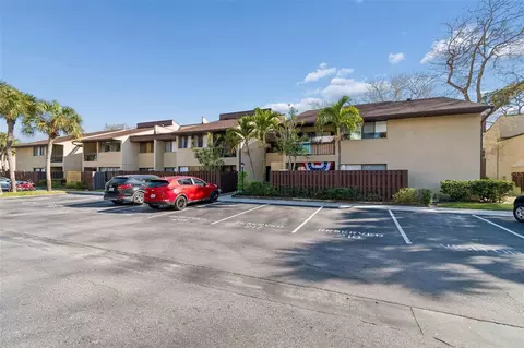 850 Village Lake Ter N #106, Saint Petersburg, FL 33716