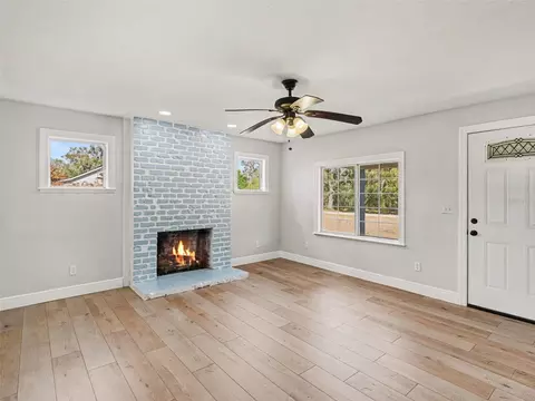 Living - 6305 Jim Davis Rd, Parrish, FL 34219 photo 2 of 9