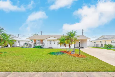 708 Tam O Shanter Ave, Sun City Center, FL 33573