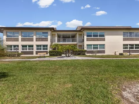 4712 Marine Pkwy #206, New Port Richey, FL 34652