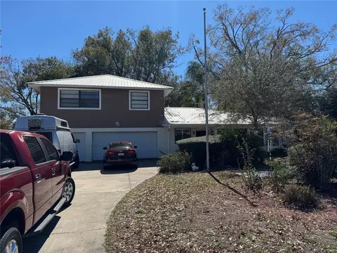 1736 W Country Club Dr, Tampa, FL 33612