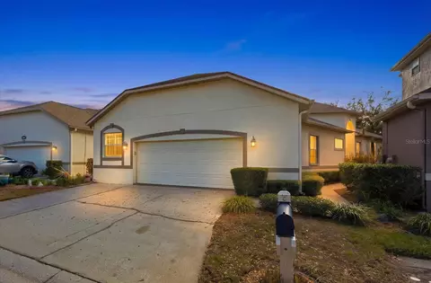 5202 Fairway One Dr, Valrico, FL 33596