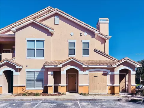 18013 Villa Creek Dr, Tampa, FL 33647