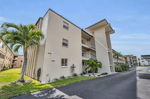 9940 47th Ave N #105, Saint Petersburg, FL 33708