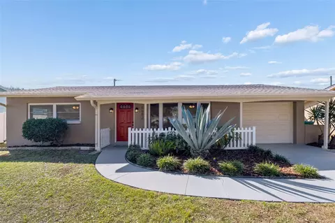 5682 46th Ave N, Kenneth City, FL 33709