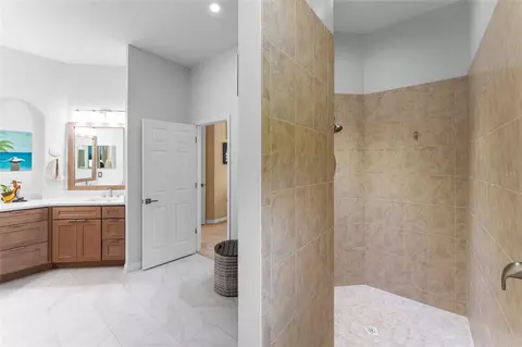 Bath - 13006 50th Ct E, Parrish, FL 34219 photo 3 of 9