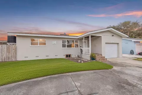 211 89th Ave N, Saint Petersburg, FL 33702