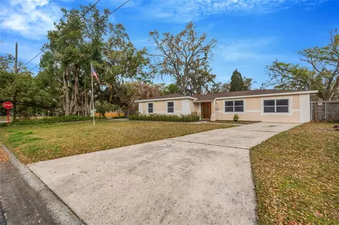1201 N Palm Dr, Plant City, FL 33563