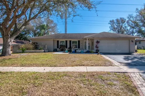 720 Hickory Ln, Palm Harbor, FL 34683