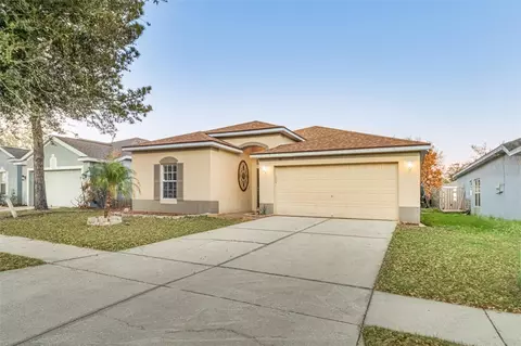 Exterior - 763 Star Pointe Dr, Seffner, FL 33584 photo 2 of 5