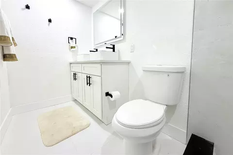 Bath - 8816 Ashman Rd, Riverview, FL 33578 photo 7 of 8