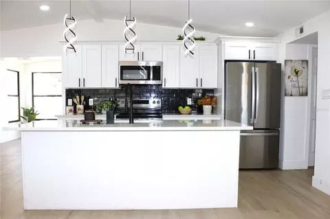 Kitchen - 8816 Ashman Rd, Riverview, FL 33578 photo 6 of 11