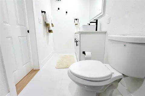Bath - 8816 Ashman Rd, Riverview, FL 33578 photo 6 of 8