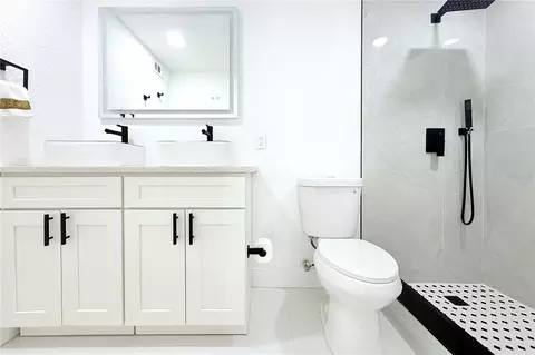 Bath - 8816 Ashman Rd, Riverview, FL 33578 photo 8 of 8