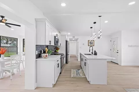 Kitchen - 8816 Ashman Rd, Riverview, FL 33578 photo 9 of 11