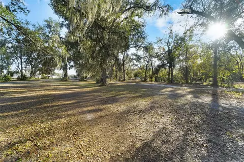 3007 Owls Nest Ln, Plant City, FL 33565
