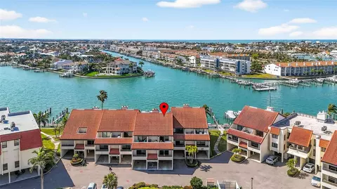132 1st St E #106, Tierra Verde, FL 33715