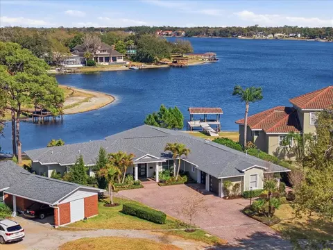 10705 Carrollwood Dr, Tampa, FL 33618