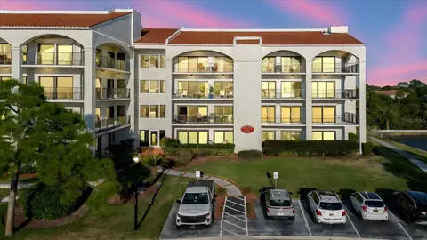 208 Mariner Dr #208, Tarpon Springs, FL 34689
