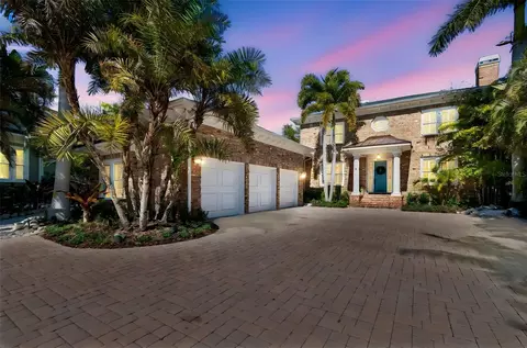 4909 W Spring Lake Dr, Tampa, FL 33629