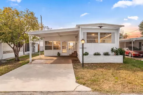 1012 50th Ave Plz W, Bradenton, FL 34207