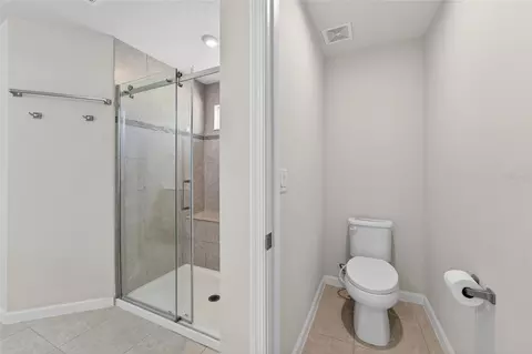 Bath - 12273 Blue Pacific Dr, Riverview, FL 33579 photo 6 of 7