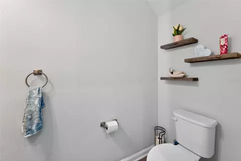 Bath - 12273 Blue Pacific Dr, Riverview, FL 33579 photo 2 of 7