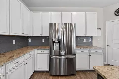 Kitchen - 12273 Blue Pacific Dr, Riverview, FL 33579 photo 6 of 6