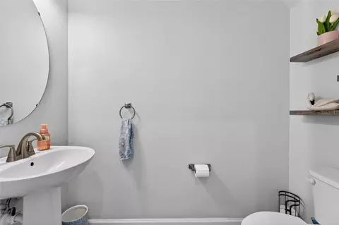 Bath - 12273 Blue Pacific Dr, Riverview, FL 33579 photo 1 of 7
