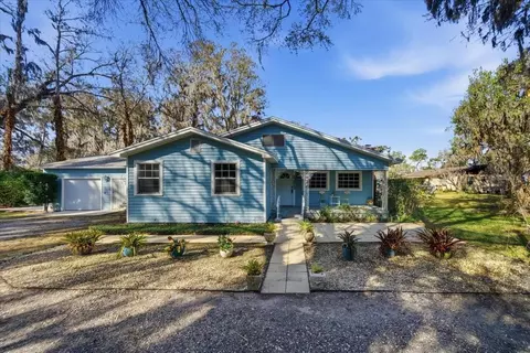 19513 Deer Lake Rd, Lutz, FL 33548