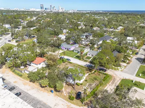 2755 Edwards Ave S, Saint Petersburg, FL 33705