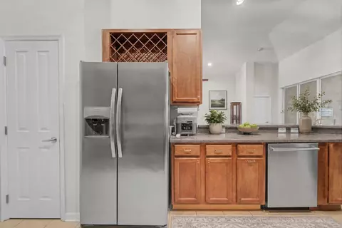 Kitchen - 10813 Rockledge View Dr, Riverview, FL 33579 photo 4 of 7