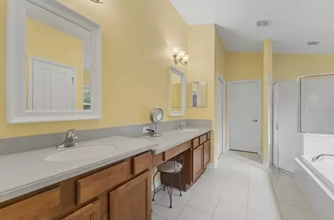 Bath - 10813 Rockledge View Dr, Riverview, FL 33579 photo 2 of 8