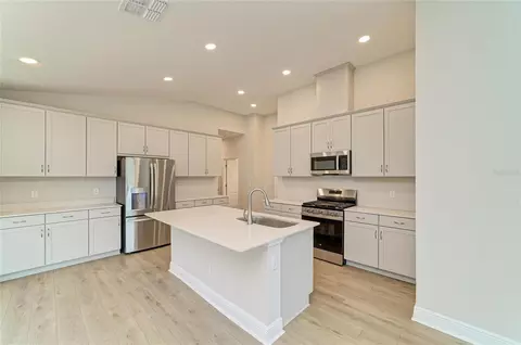 Kitchen - 12358 Oak Hill Way, Parrish, FL 34219 photo 2 of 6