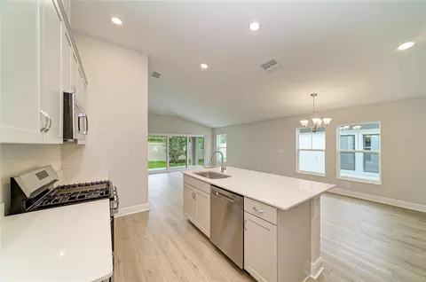 Kitchen - 12358 Oak Hill Way, Parrish, FL 34219 photo 5 of 6