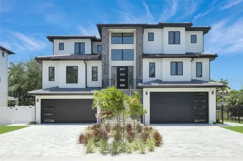 6012 Kipps Colony Dr E, Gulfport, FL 33707