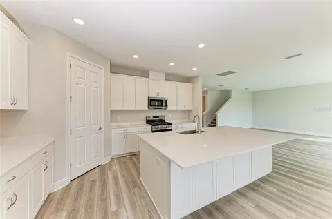Kitchen - 8509 Dove Bog Ter, Parrish, FL 34219 photo 5 of 6