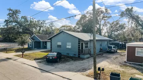 8304 N 13th St, Tampa, FL 33604