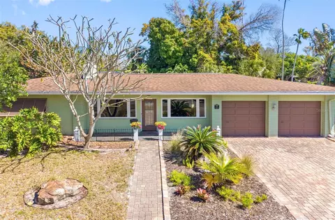 101 Osceola Rd, Belleair, FL 33756