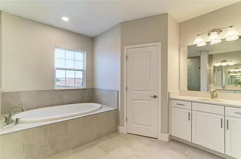 Bath - 8215 Rushton Pl, Parrish, FL 34219 photo 2 of 9