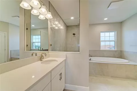 Bath - 8215 Rushton Pl, Parrish, FL 34219 photo 1 of 9