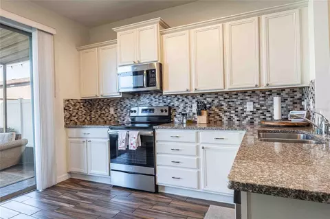 Kitchen - 6309 Pin Cherry Pl, Riverview, FL 33578 photo 2 of 3