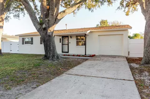 8568 95th Ter, Seminole, FL 33777