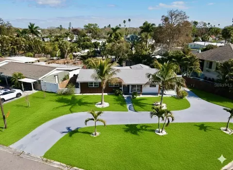 1500 Carson Cir NE, Saint Petersburg, FL 33703