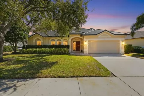 1857 Riveredge Dr, Tarpon Springs, FL 34689